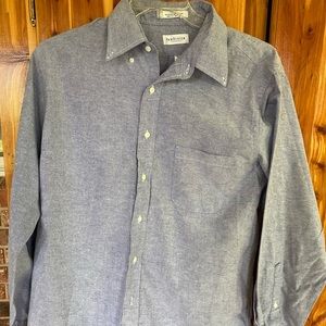 Van Heusen oxford button down - size 17  34/35